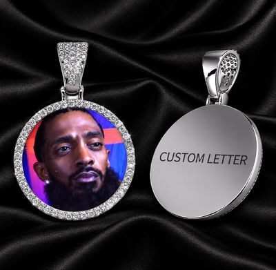SMALL MEDALLION