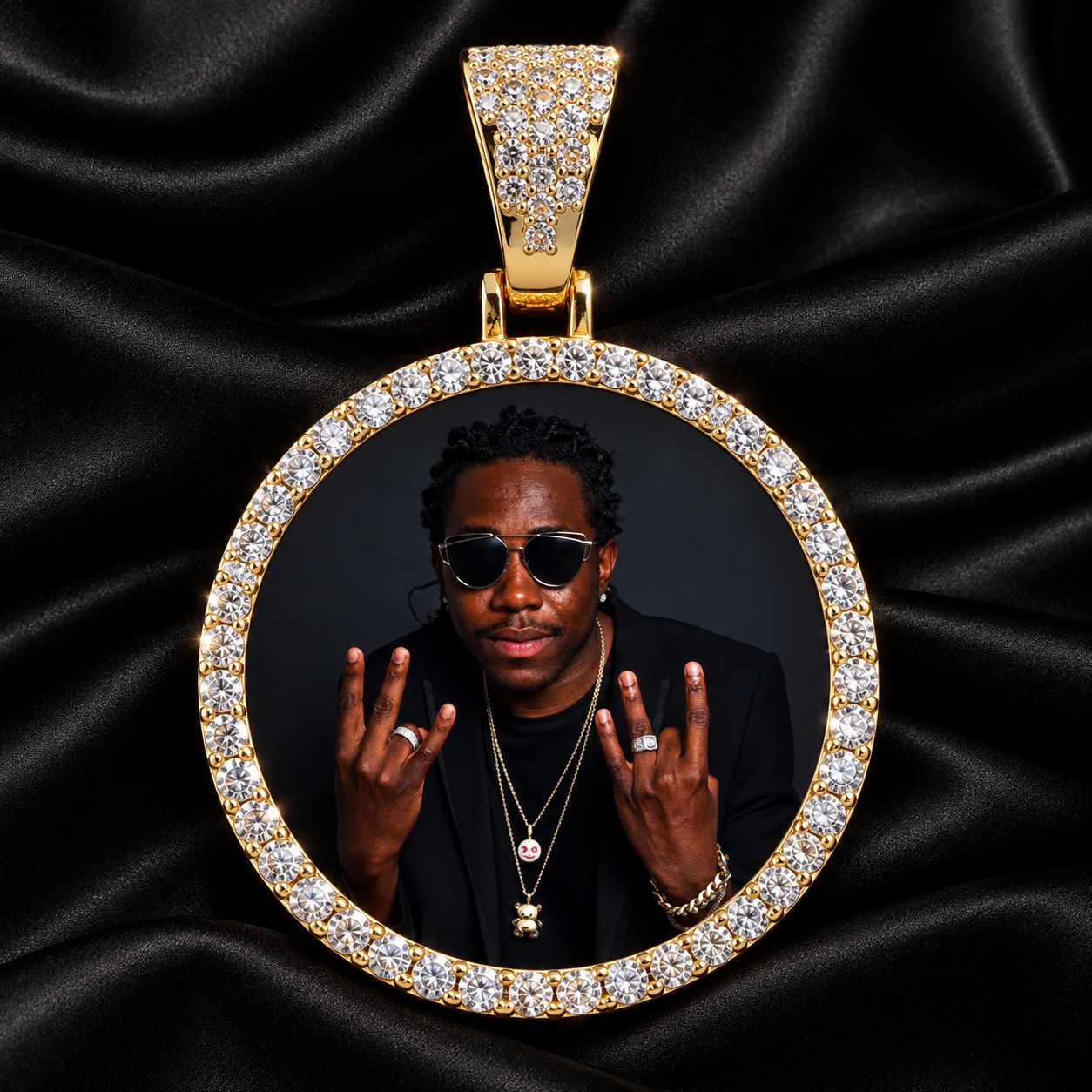 MEDIUM MEDALLION