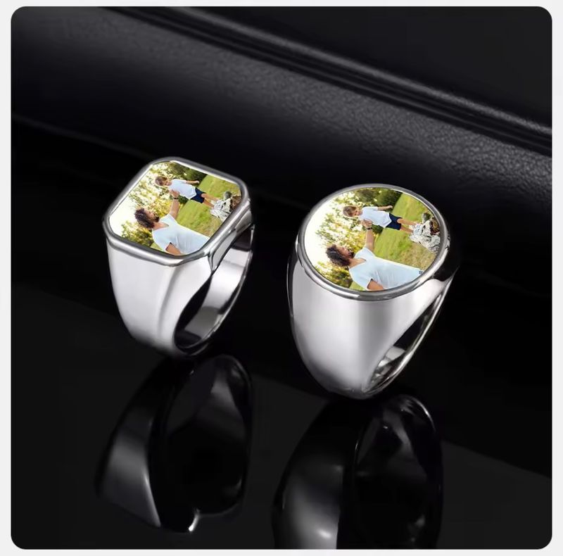 SIGNET PHOTO RING