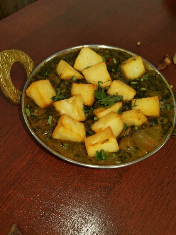 PALAK PANEER (Epinards et fromage maison préparés au curry)