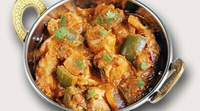 POULET KARAHI
(Morceaux de poulet cuits avec oignons, poivrons et coriandre)