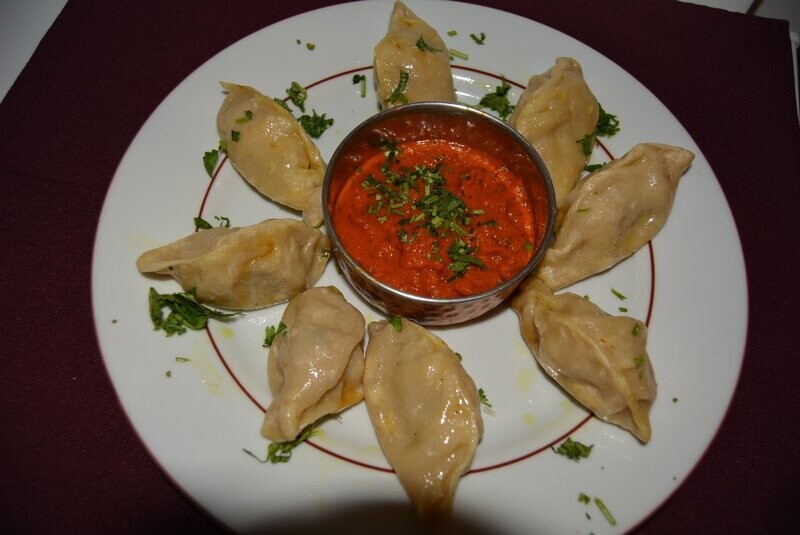 MOMO Raviolis de poulet haché, cuits à la vapeur - 8 pièces