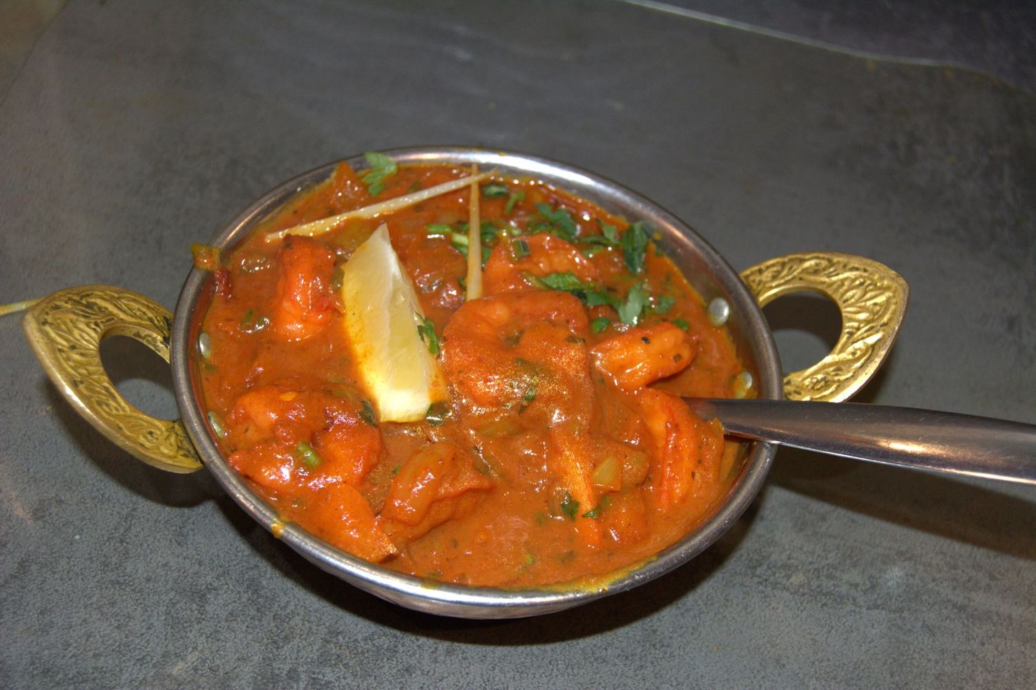CREVETTE MASALA (Crevettes cuites dans une sauce masala et girofle)