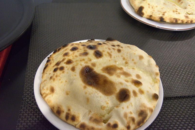 NAAN AU ROQUEFORT (Pâte levée au Roquefort)