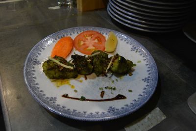 POULET SEKUWA (Blanc de poulet mariné aux épices et grillé)