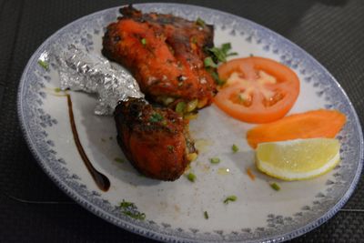 POULET TANDOORI (Cuisse de poulet marinée et cuite au tandoor)