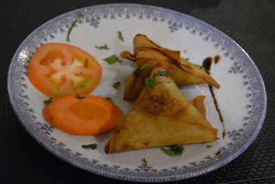 SAMOSSA LÉGUMES (Cornets frits garnis de légumes)