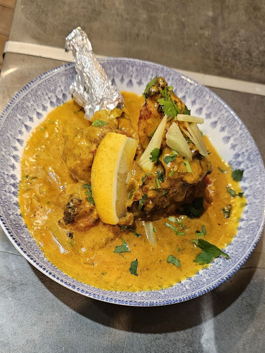 SOURIS DE AGNEAU (Souris d’agneau marinée et cuite au tandoor)