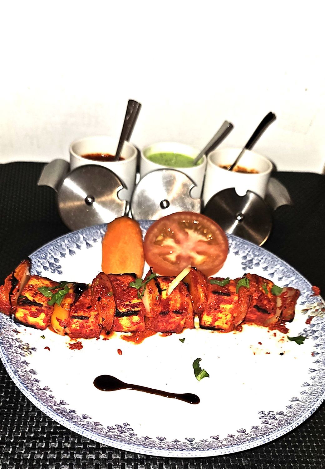 PANEER TANDOORI (Fromage maison cuit légèrement au tandoor)