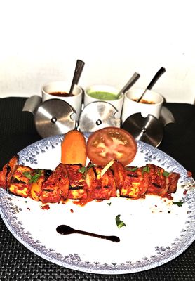 PANEER TANDOORI (Fromage maison cuit légèrement au tandoor)