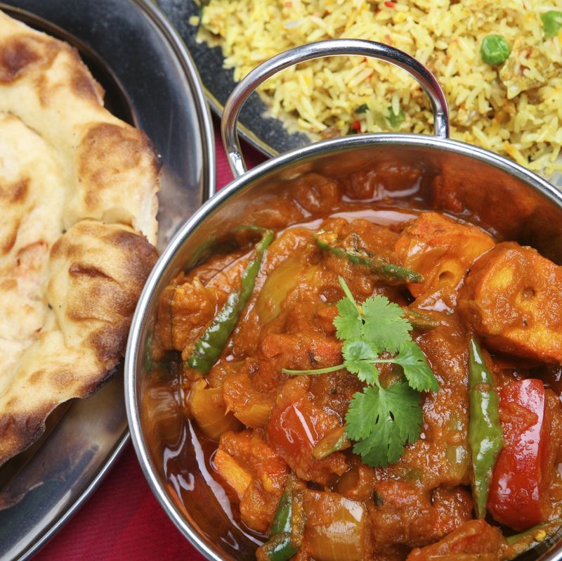 Formule 1 (Entrée- plat Servie avec riz basmati  et Naan au choix)