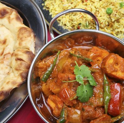 Formule 1 (Entrée- plat Servie avec riz basmati  et Naan au choix)