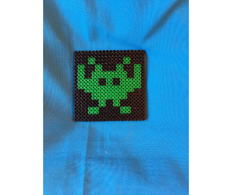 Coaster -  Space Invaders (green)