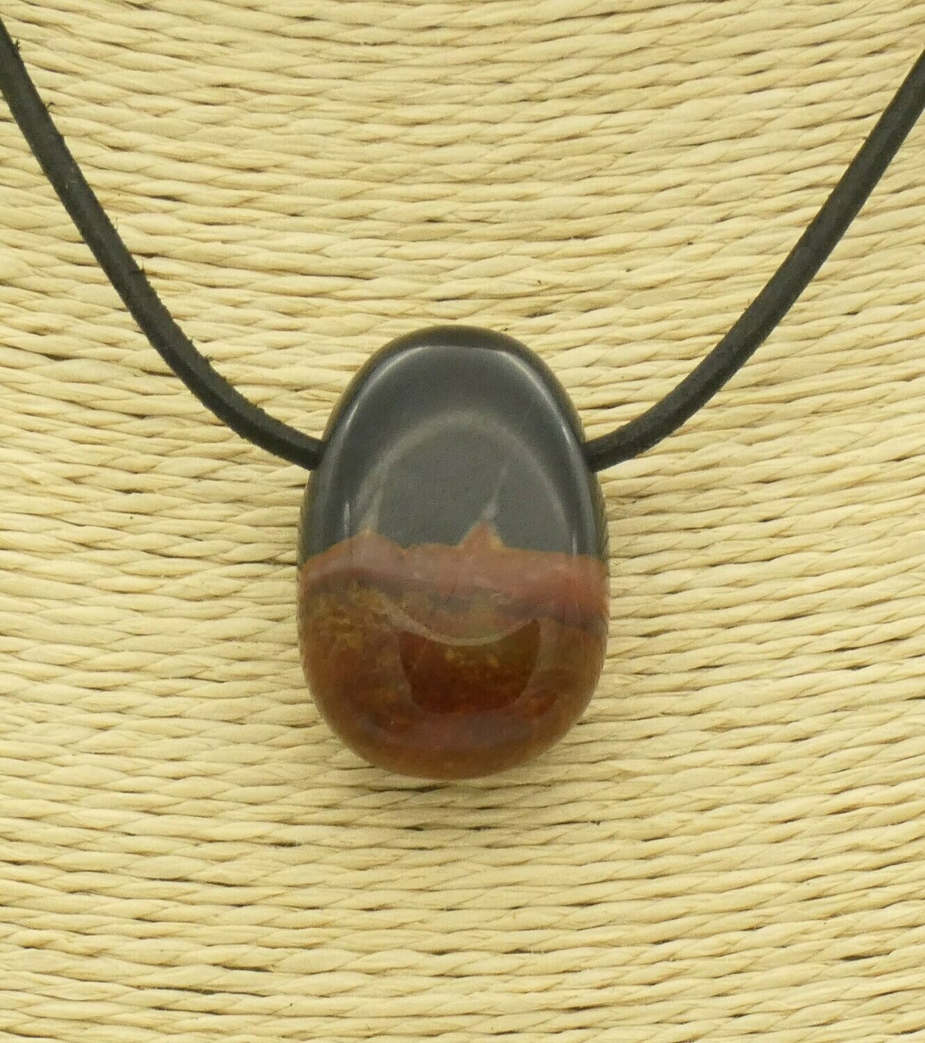 Anhänger Sardonyx, Trommelstein gelocht