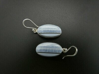 Ohrhänger Opal blau, Olivenform mit Silberfassung 925