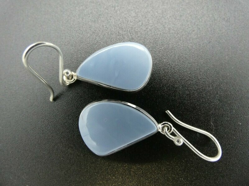 Ohrhänger Opal blau, Freiform in Silberfassung 925 Ohrhänger Opal blau, Freiform in Silberfassung 925