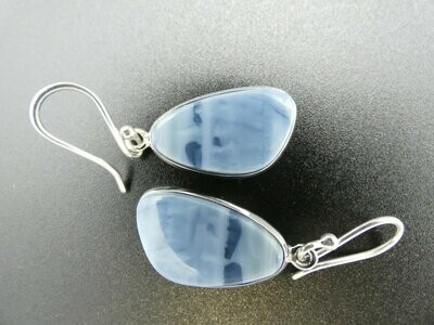 Ohrhänger Opal blau, Freiform mit Silberfassung 925