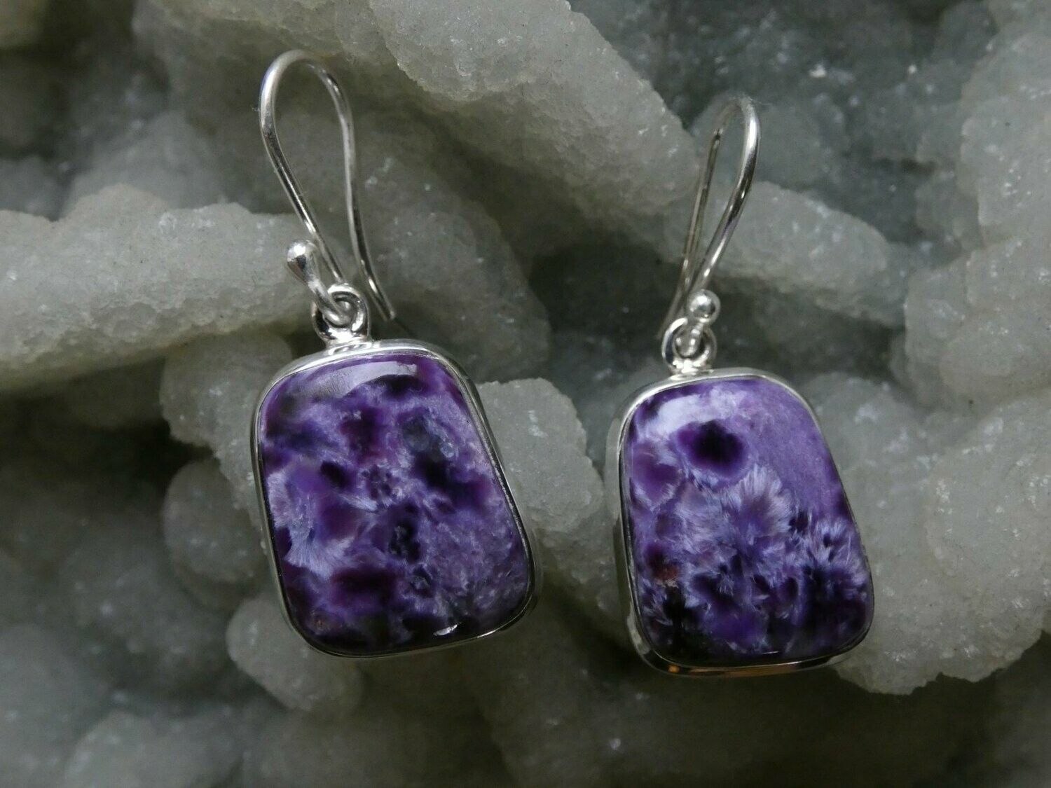 Ohrhänger Charoite, Oval in Silberfassung 925