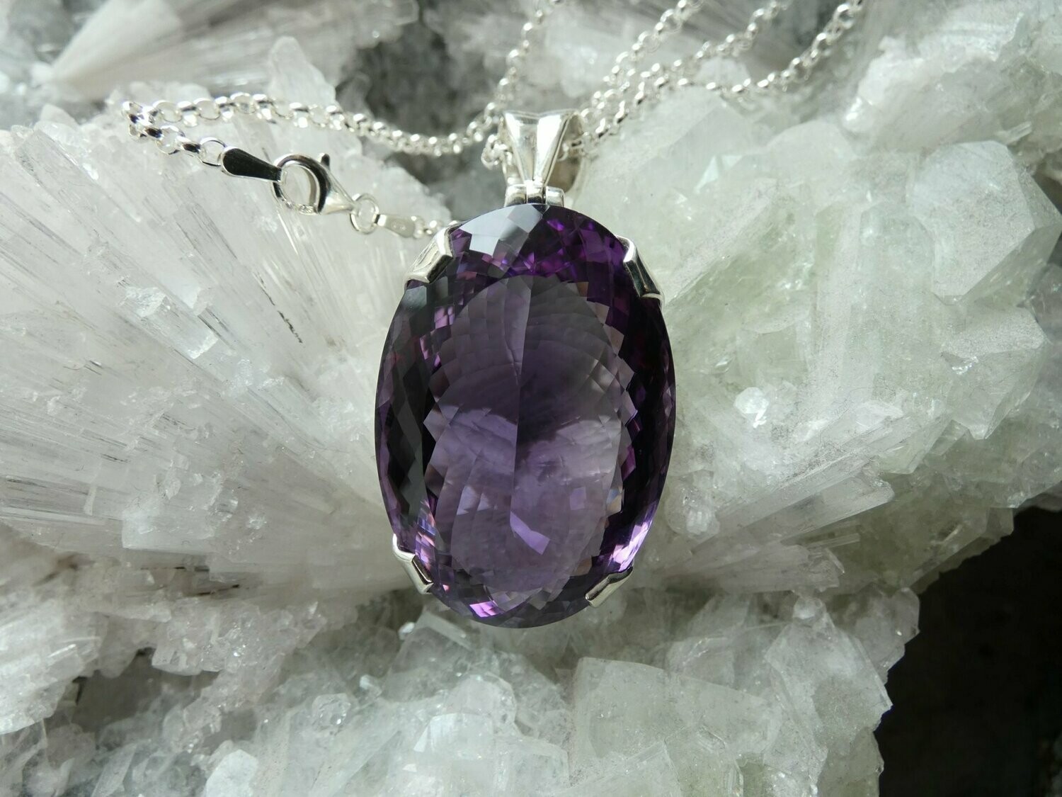 Anhänger Amethyst, facettiert,  oval, Silberfassung 925