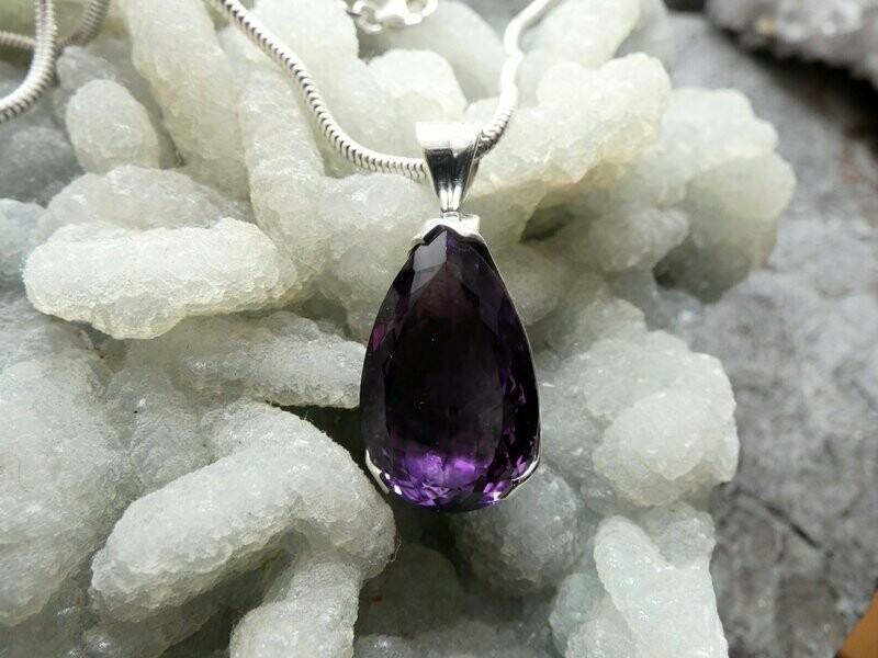 Anhänger Amethyst, facettiert, Tropfenform, Silberfassung 925 Anhänger Amethyst, facettiert, Tropfenform, Silberfassung 925