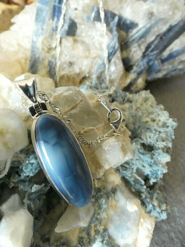 Anhänger blauer Opal, Olivenform mit Silberfassung 925 Anhänger blauer Opal, Olivenform mit Silberfassung 925