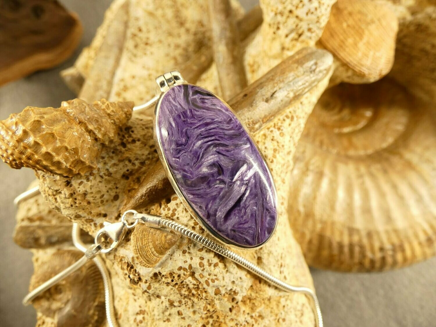 Anhänger Charoit, oval, Silber 925-Fassung