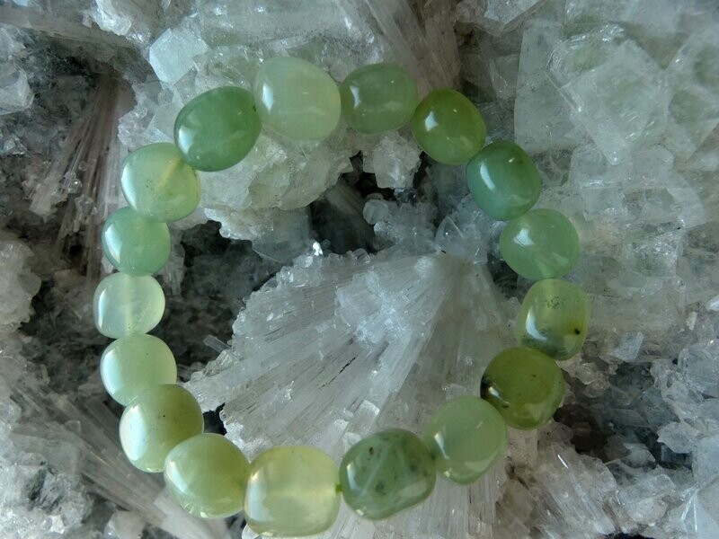 Armband, New Jade, pastell-grün, dehnbar, Gratisversand in D Armband, New Jade, pastell-grün, dehnbar, Gratisversand in D
