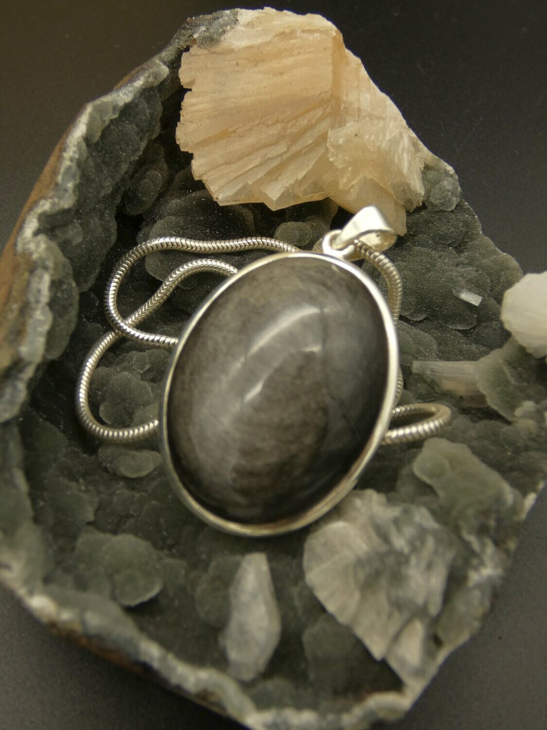 Anhänger Silberobsidian, Silberfassung 925, Maße: 3,7 x 2,8 cm