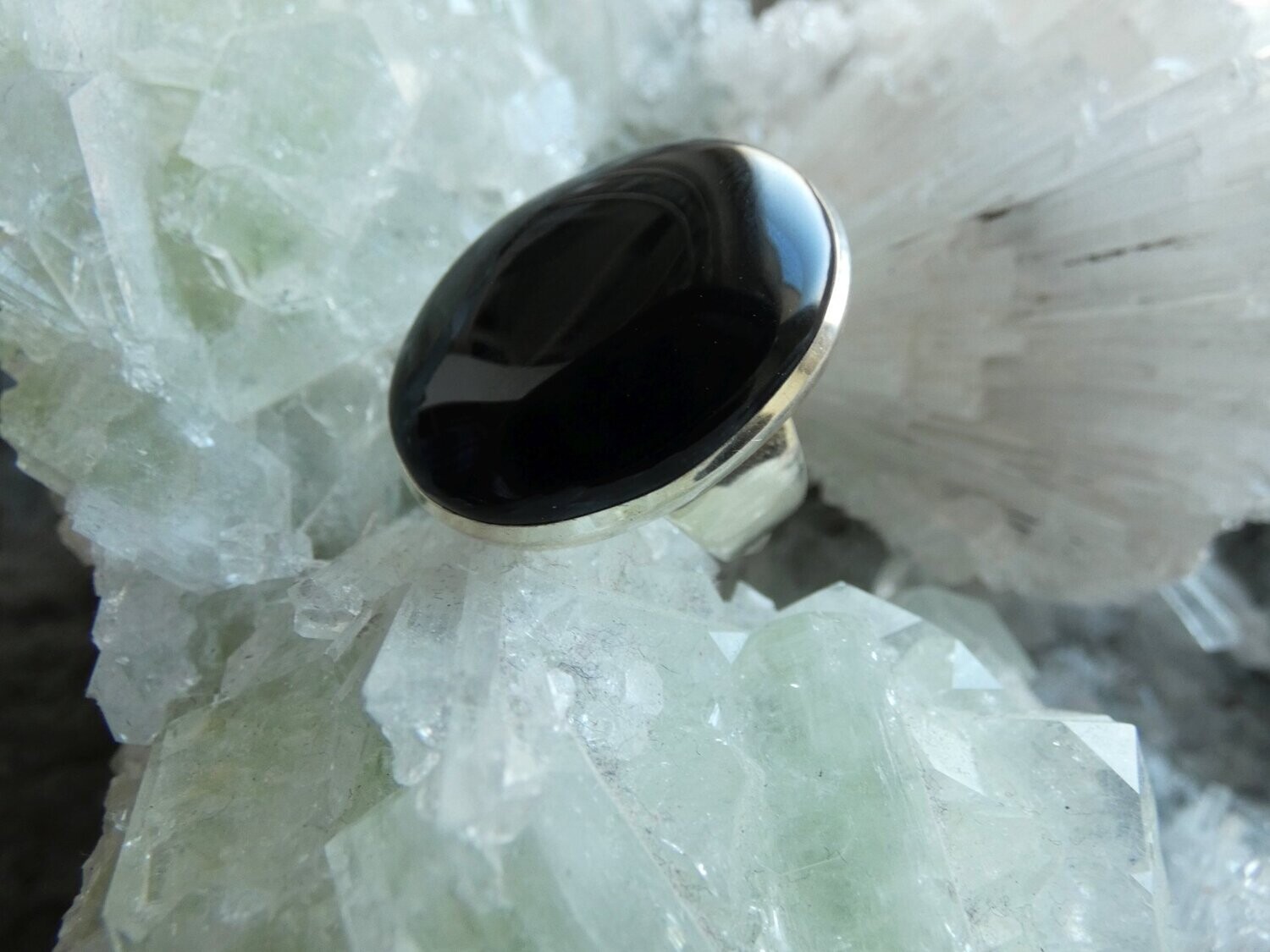 Ring Onyx, Olive,  gefaßt in Silber 925, Ringgröße 61