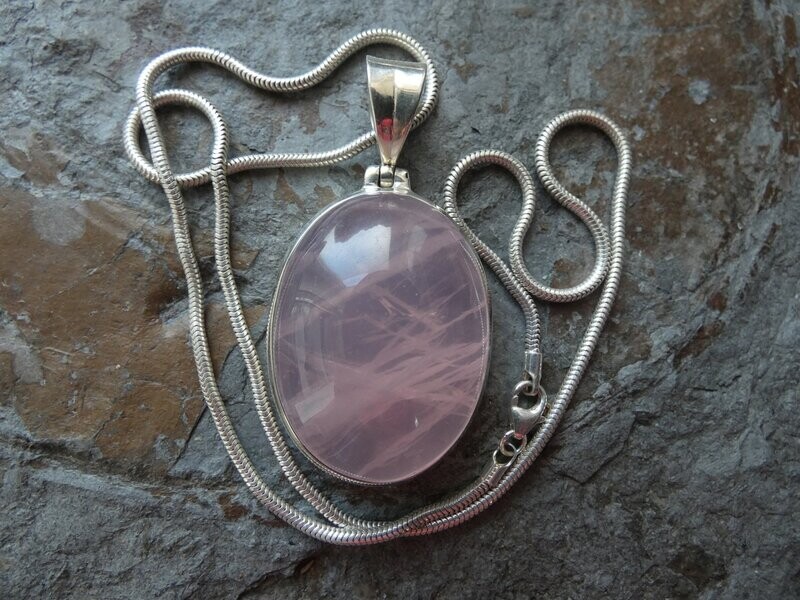 Anhänger Rosenquarz, oval, Silberfassung 925 Anhänger Rosenquarz, oval, Silberfassung 925