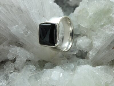 Ring Onyx, viereckig, gefaßt in Silber 925, Ringgröße 60