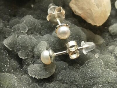 Ohrstecker Perle, Ø 5mm, perlmutt, rund mit Silber 925