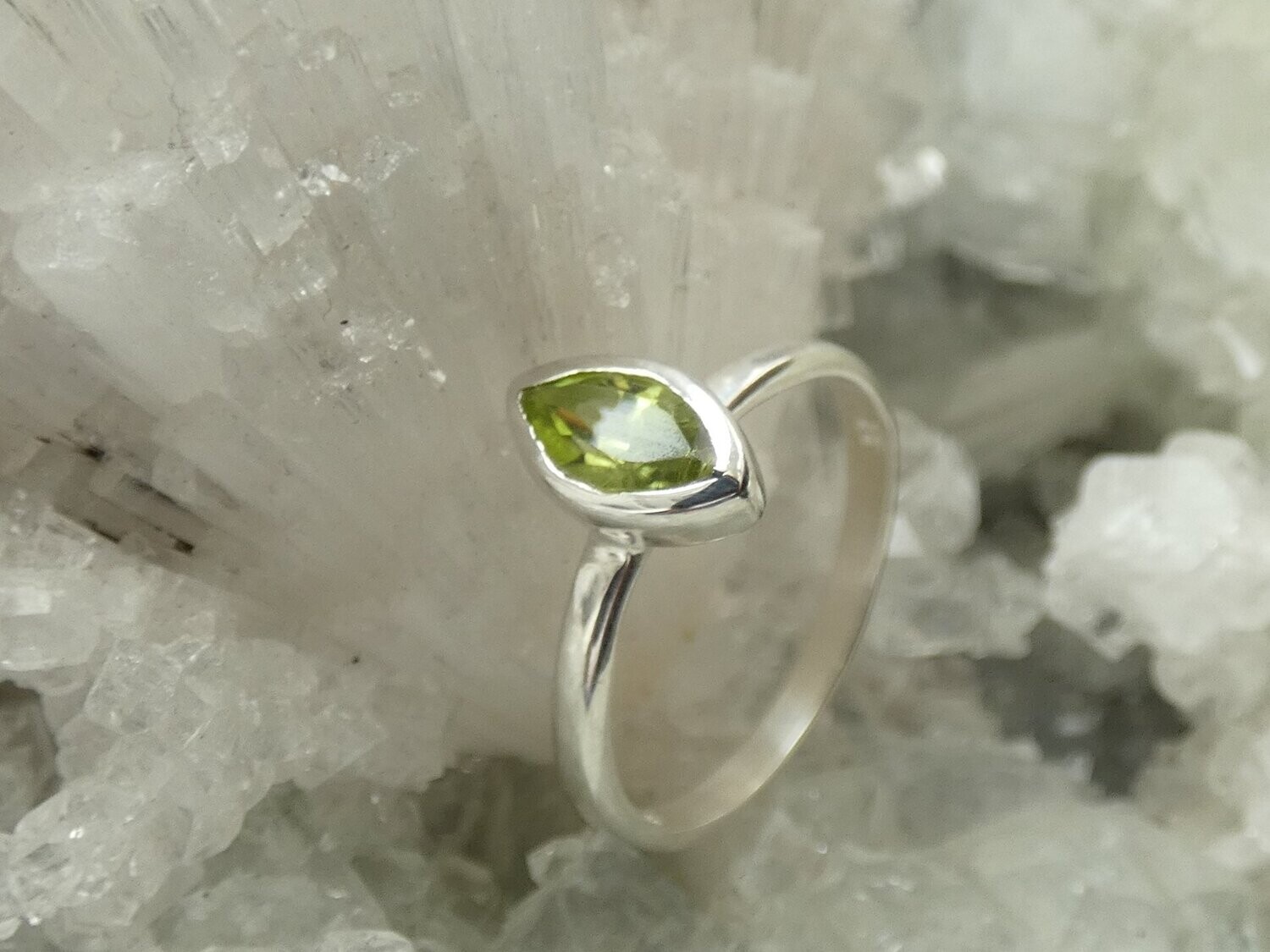 Ring Peridot, facettiert, Navette, Silber 925, Gr. 54/56/58/60
