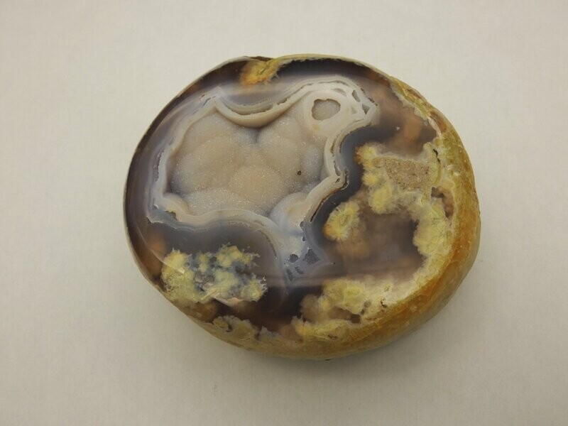Chalcedon Geode, 7,2x6,3x6,3 cm, ca. 289 gr Chalcedon Geode, 7,2x6,3x6,3 cm, ca. 289 gr