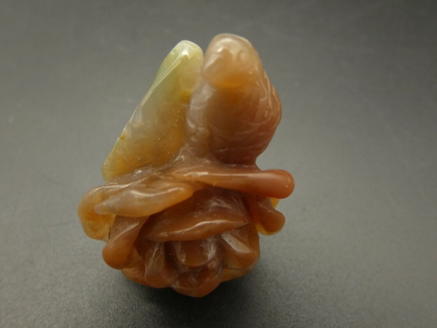 Multicolor-Achat Gravur, Rose mit Adler, Länge ca. 3,9 cm
