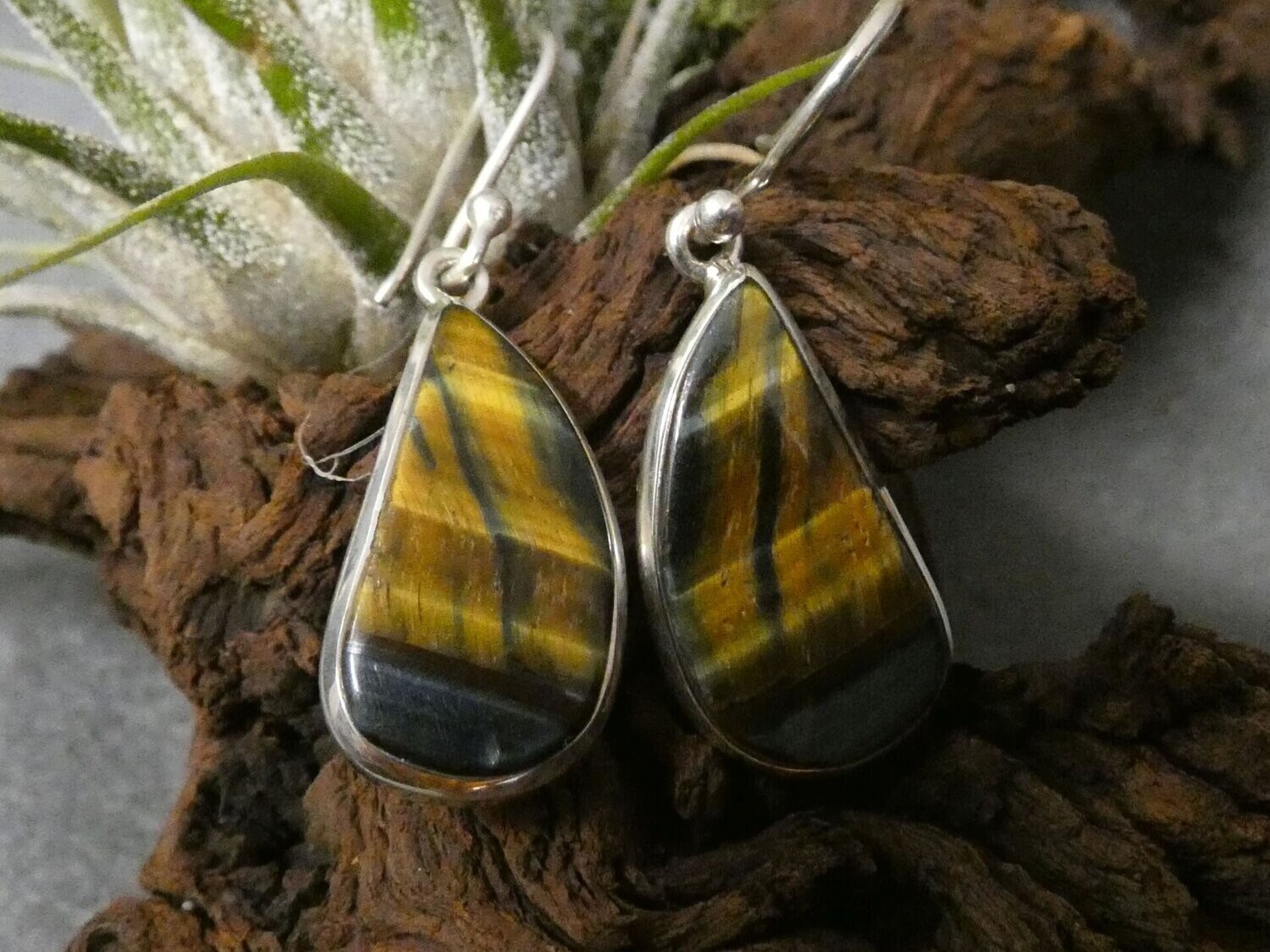 Ohrhänger Tigerauge, Silberfassung 925, Freiform