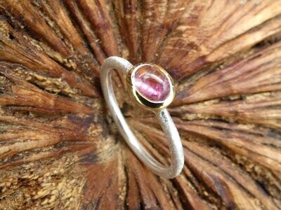 Ring Turmalin, rot, cabochon, Silber 925, gebürstet, bicolor, teilvergoldet 5µ, Ringgröße: ca. 53