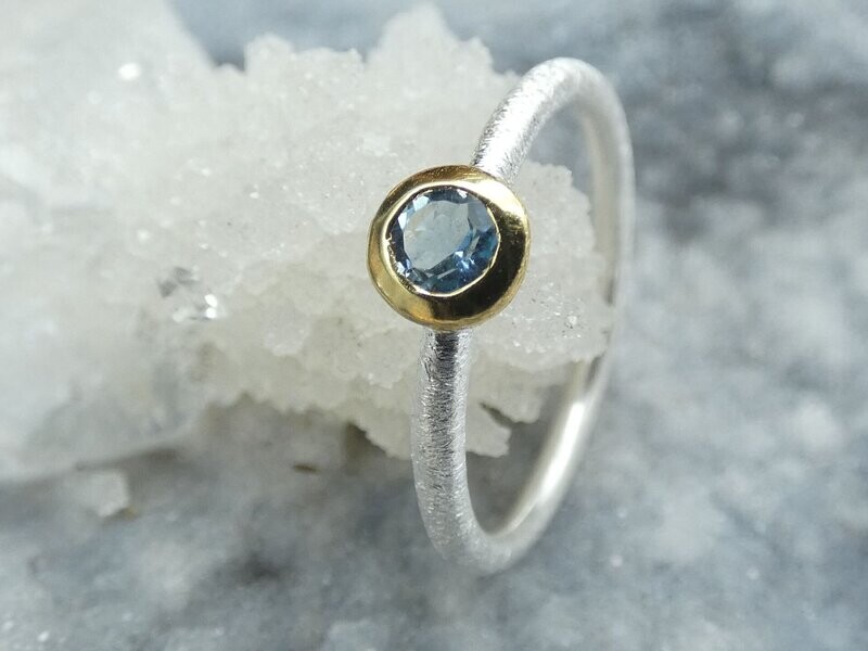 Ring Aquamarin, facettiert, rund, Silber 925, bicolor, vergoldet 5µ, Größe 52 Ring Aquamarin, facettiert, rund, Silber 925, bicolor, vergoldet 5µ, Größe 52