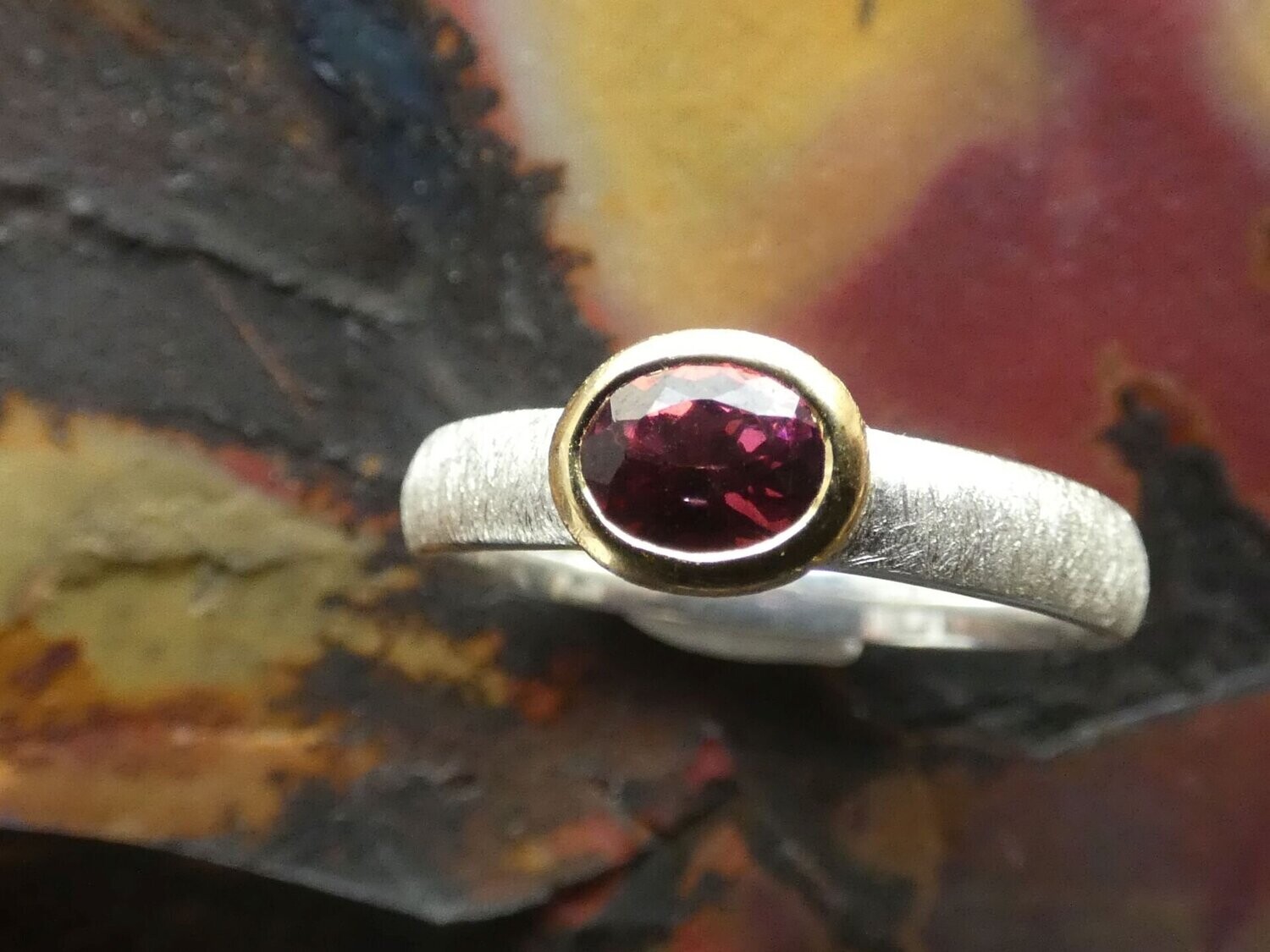 Ring Rhodolit, Granat, facettiert,  bicolor, Silber 925, teilvergoldet 5µ, Größe 54