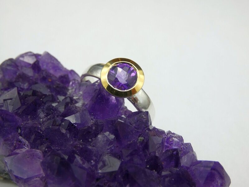 Ring Amethyst, facettiert, Größe 59, rund, Silber 925, bicolor