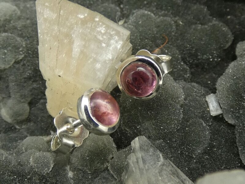 Ohrstecker Turmalin, rot, rund, cabochon, Silber 925 Ohrstecker Turmalin, rot, rund, cabochon, Silber 925
