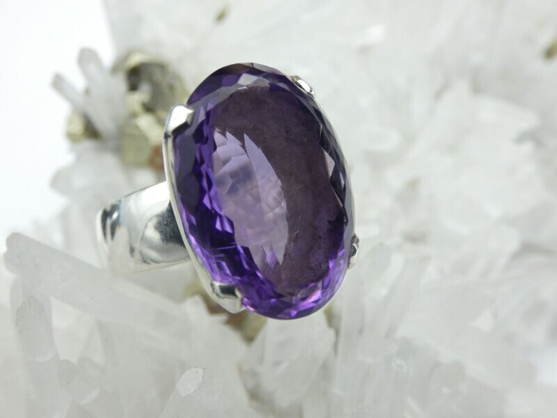 Ring Amethyst, oval, facettiert, Größe 54, Krallenfassung, Silber 925