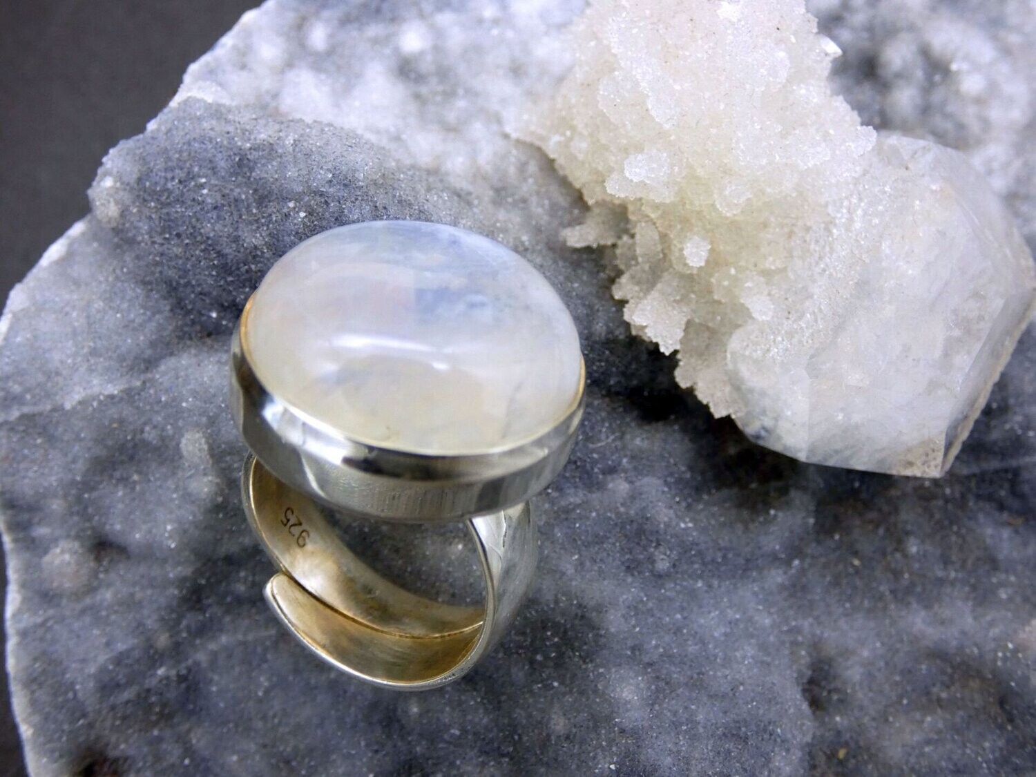 Ring Regenbogen-Mondstein, rund, Silberfassung 925, Ringgröße: 54, 55, 56, 57, 58, 59, 60, 61, offen
