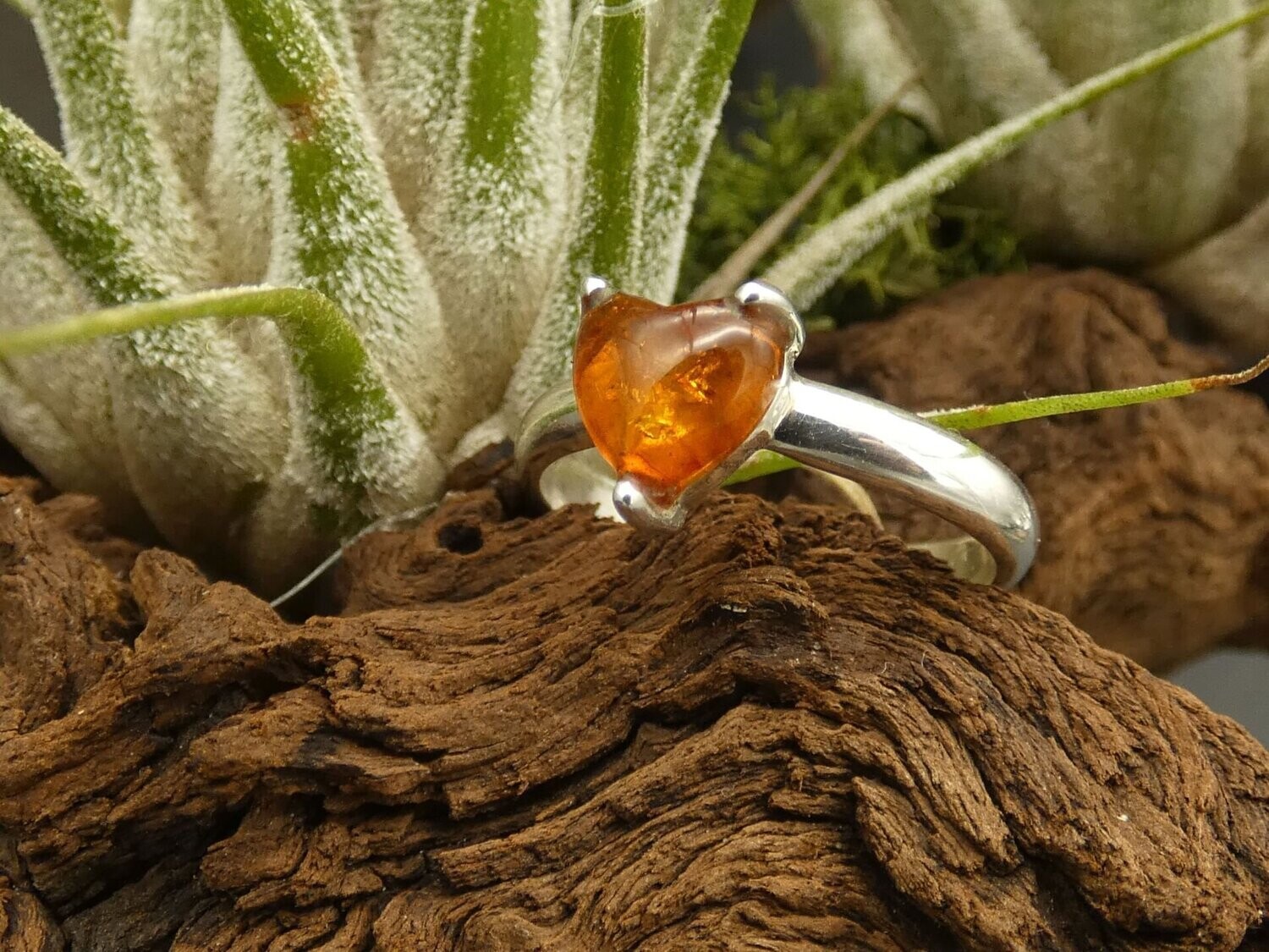Ring Bernstein, Herzform, Silberkrallenfassung 925, Größe: 53,5