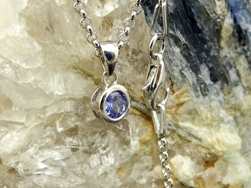 Anhänger Tansanit, rund, Silber 925 rhodiniert Anhänger Tansanit, rund, Silber 925 rhodiniert