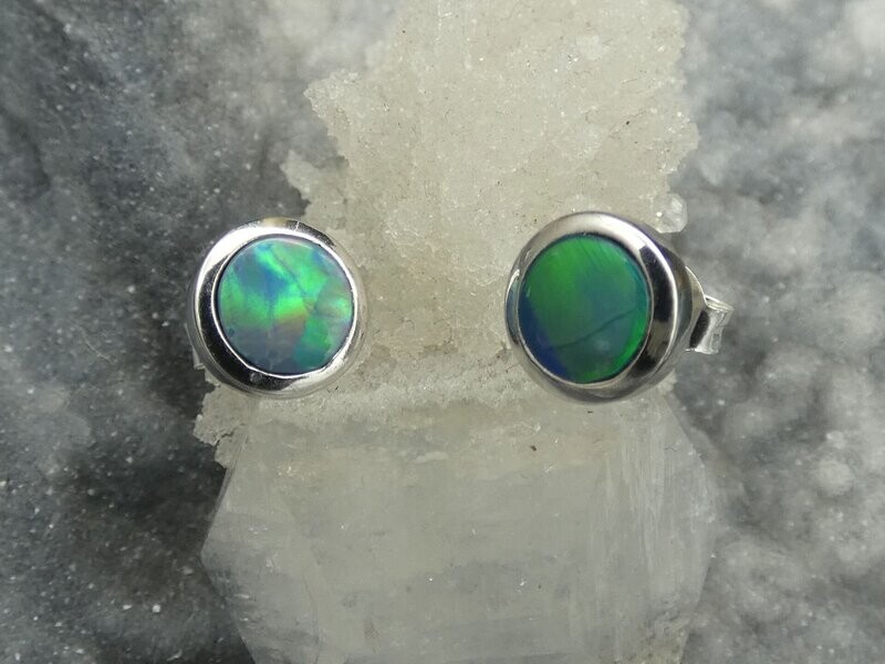 Ohrstecker Opal rund, Ø 8cm, aufduplettiert, Silberfassung 925 Ohrstecker Opal rund, Ø 8cm, aufduplettiert, Silberfassung 925