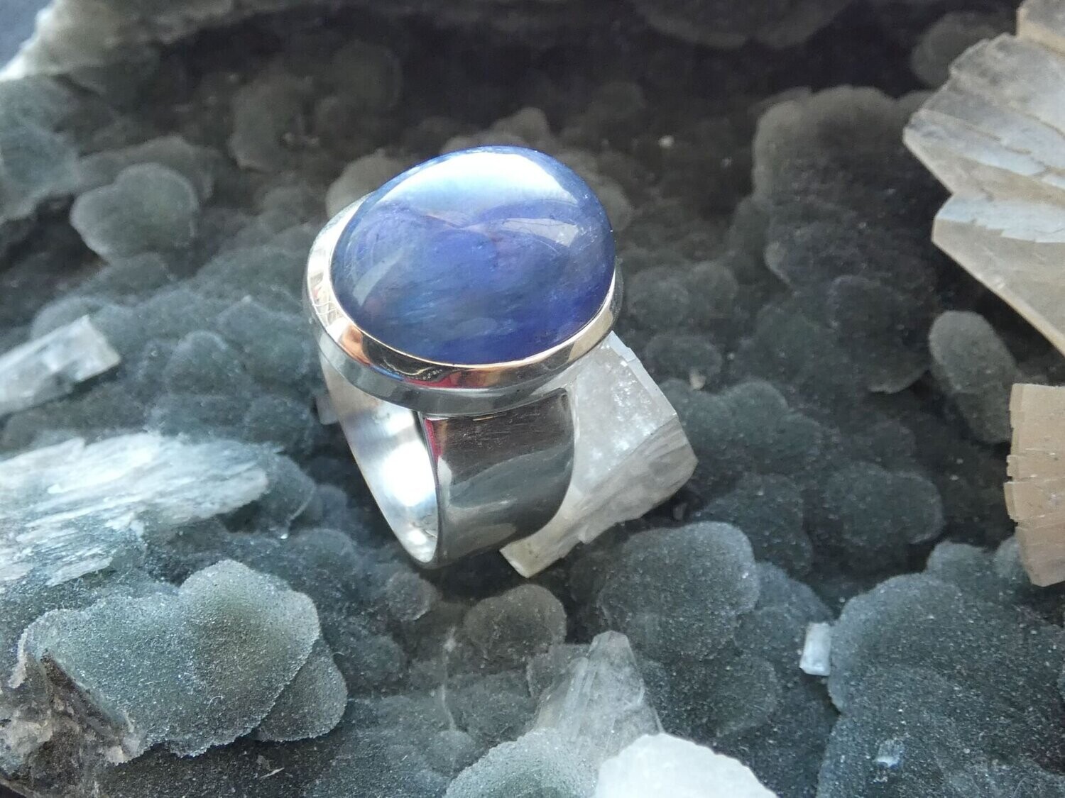 Ring Tansanit (Tanzanite), cabochon, oval, Größe 60, oval, Silber 925