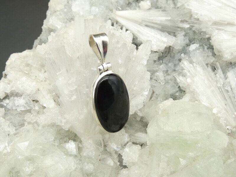 Anhänger Black Onyx, Silberfassung 925, oval, Versand in D kolo! Anhänger Black Onyx, Silberfassung 925, oval, Versand in D kolo!