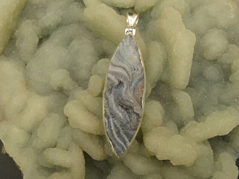 Anhänger Chalcedon, roh, Navette, Silber 925 Anhänger Chalcedon, roh, Navette, Silber 925
