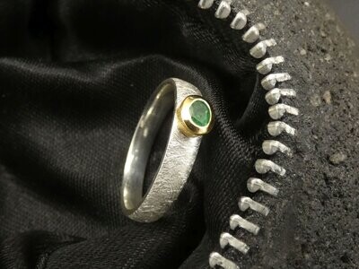 Ring Smaragd, oval, facettiert, bicolor, Silber 925, teilvergoldet 5µ, Größe 53 Ring Smaragd, oval, facettiert, bicolor, Silber 925, teilvergoldet 5µ, Größe 53